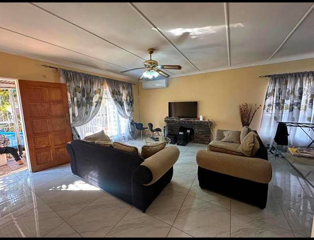 3 BEDROOM HOUSE FOR SALE IN PRIMROSE EAST